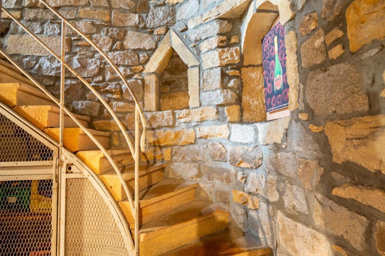 蒙塔基监狱住宿加早餐旅馆 Montagny  外观 照片